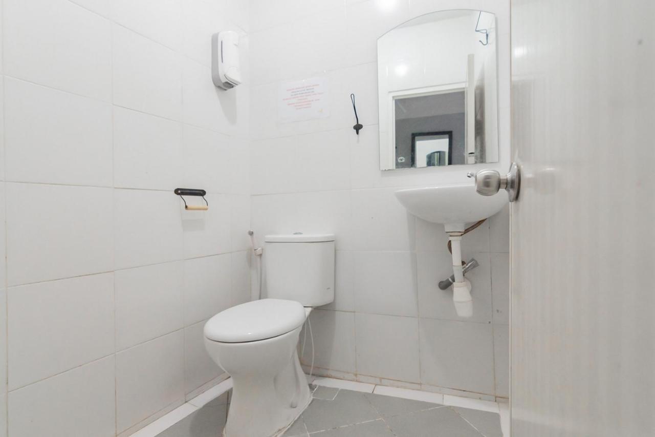 Reddoorz At Sani Guest House Balikpapan Exterior photo