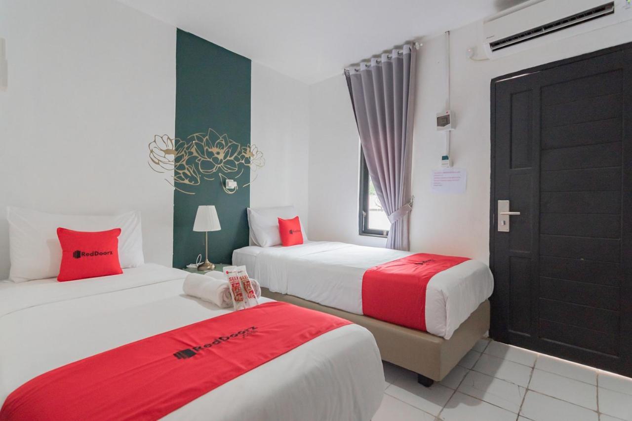 Reddoorz At Sani Guest House Balikpapan Exterior photo